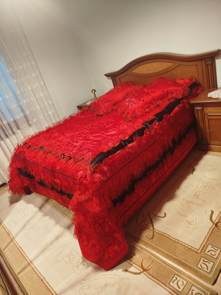 Kırmızı Nakışlı Organze kumaştan Yatak Örtüsü - Görsel 5