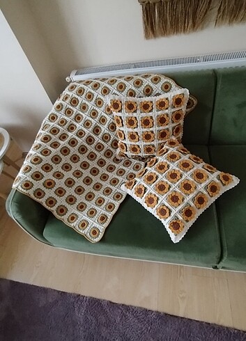 Ayçiçeği motifli battaniye kırlent takımı