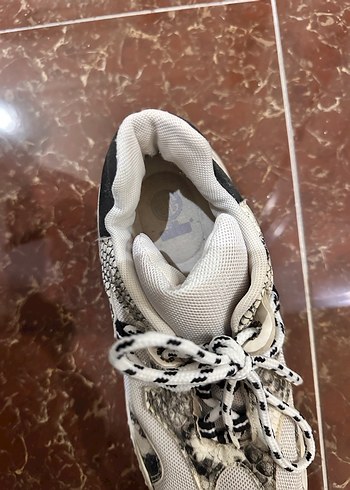 Kadın Beyaz Yılan Derisi Desenli Platform Spor Ayakkabı - Görsel 5