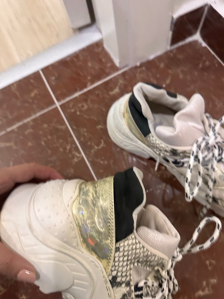 Kadın Beyaz Yılan Derisi Desenli Platform Spor Ayakkabı - Görsel 2