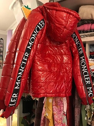 Moncler Kırmızı Rugan Şişme Mont
