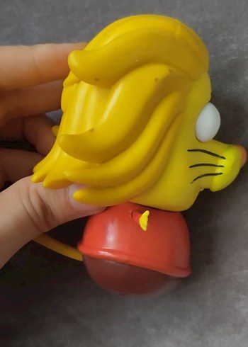  Renkli Sarı Aslan remzi