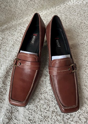 Kahverengi Tokalı Kadın Klasik Deri Ayakkabı - Görsel 7