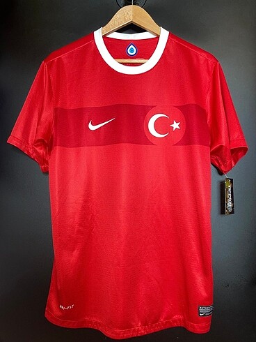 Milli Takım İç Saha Forması XL ????