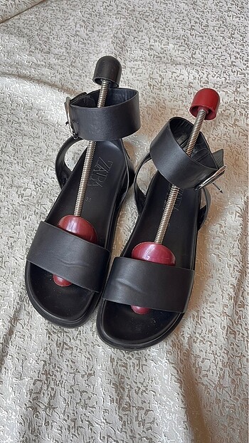 Zara Zara Siyah Tokalı Sandalet 38 ????