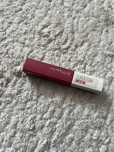 Maybelline ruj super stay matte ink ruler rengi