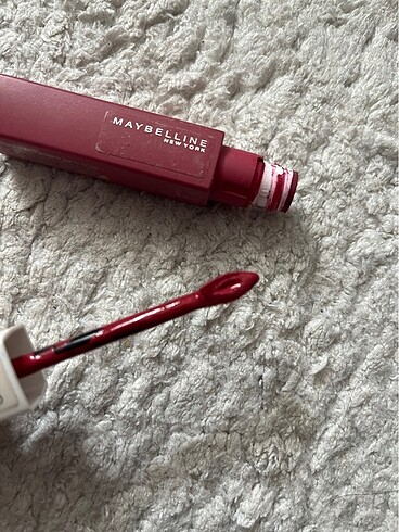 Beden Maybelline ruj super stay matte ink ruler rengi