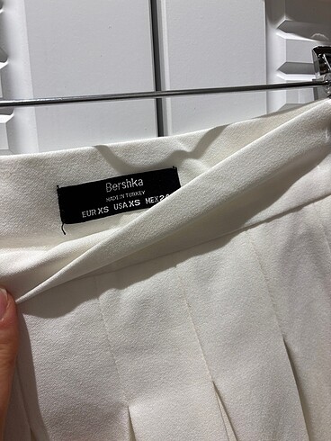 xs Beden beyaz Renk Bershka etek