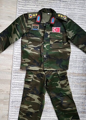 Asker kostüm