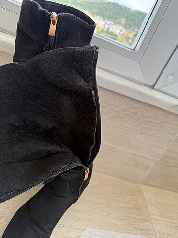 37 Beden Siyah şık büzgülü içi polarlı nubuk çizme