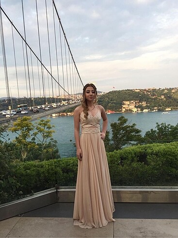 oleg cassini bej gece elbisesi
