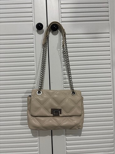 Stradivarius kol çantası