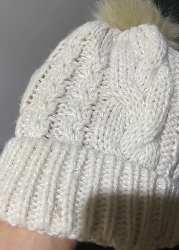 Beyaz Örgü Kadın Bere Ponponlu - Görsel 2