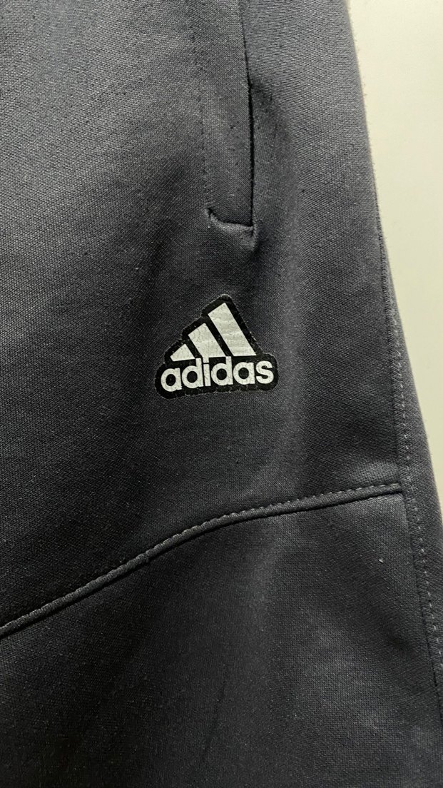 Adidas Gri Fermuarlı Spor Şort - Görsel 4