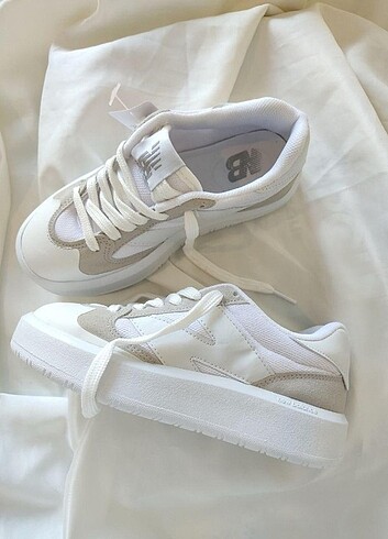 New balance Ct302 model