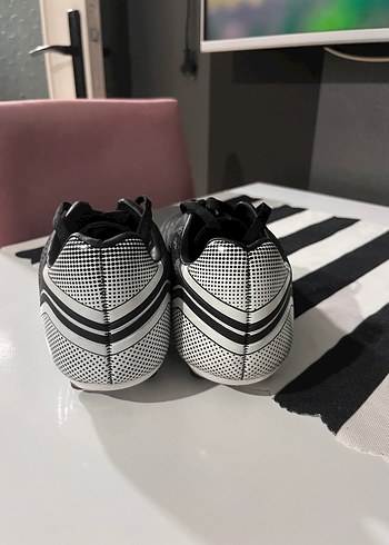 FILA Siyah Gri Erkek Futbol Kramponu - Görsel 4