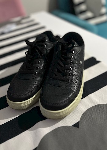 Siyah Yılan Desenli Bağcıklı Sneaker - Görsel 4