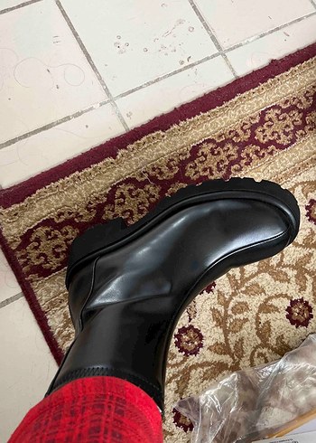 Siyah Fermuarlı Kadın Topuklu Bot - Görsel 4