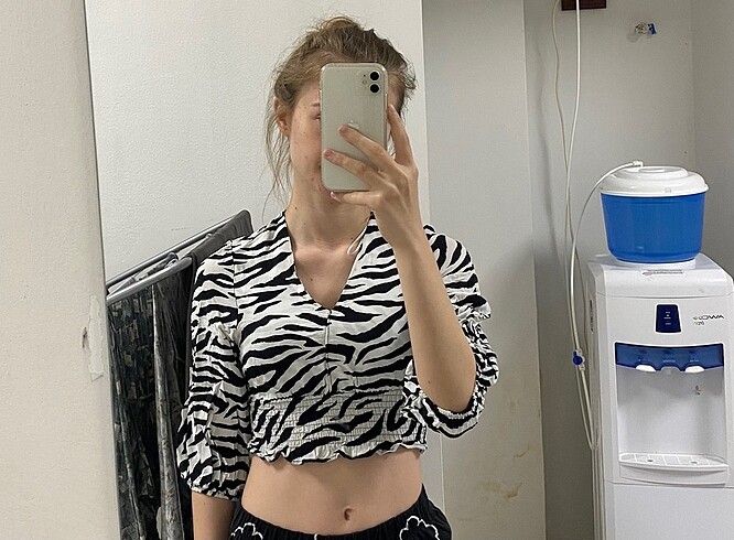 xs Beden çeşitli Renk bershka zebra desen