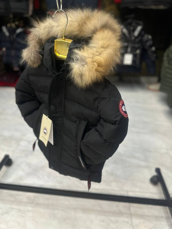 Erkek kız Çocuk Siyah Kürklü Mont - Görsel 2