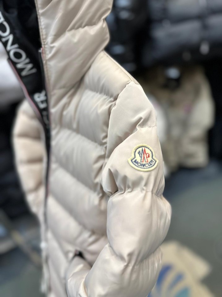 Moncler Gri Şişme Kısa Mont - Görsel 3