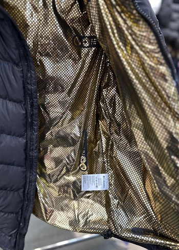 Columbia Siyah Kapüşonlu Erkek Mont - Görsel 3