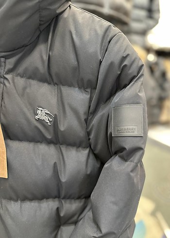 Siyah Kapüşonlu Kısa Şişme Mont - Görsel 5