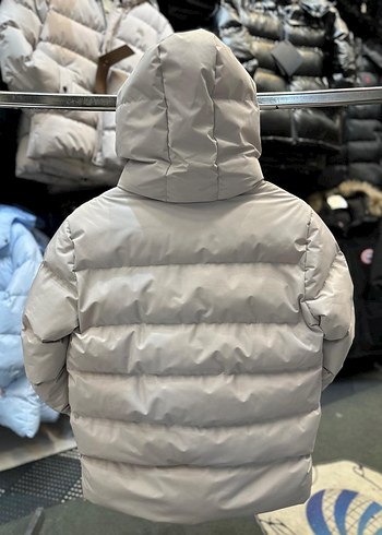 Siyah Kapüşonlu Kısa Şişme Mont - Görsel 3