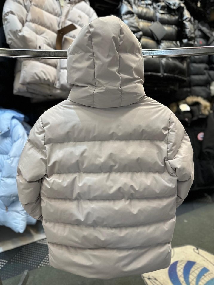 Siyah Kapüşonlu Kısa Şişme Mont - Görsel 3