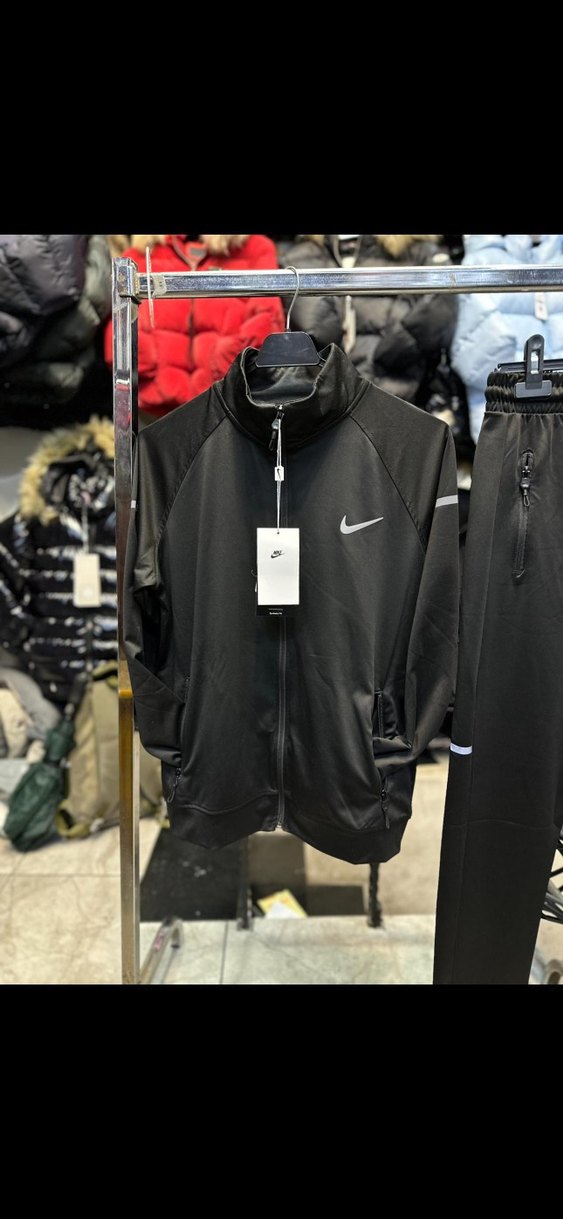 Nike Siyah Spor Eşofman Takımı
TEK BEDEN TEK FİYAT ##M BEDEN - Görsel 2
