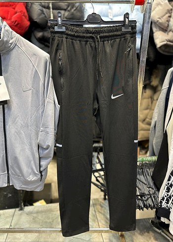 TEK BEDEN TEK FİYAT ##M BEDEN##
ULTRA LÜKS EŞOFMAN TAKIMI - Görsel 3