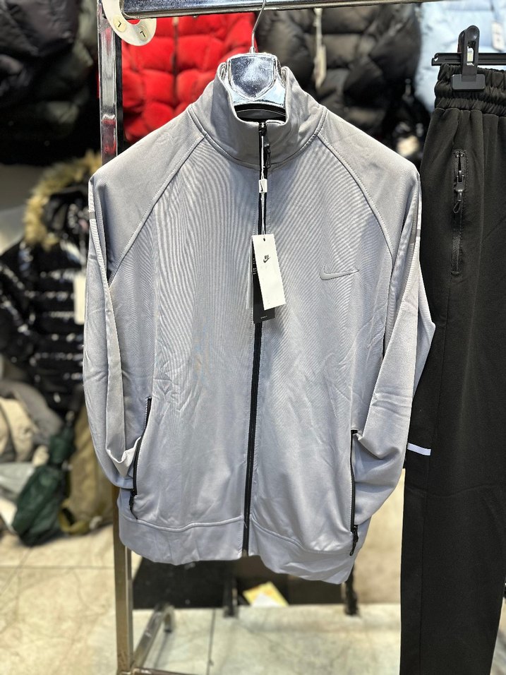 TEK BEDEN TEK FİYAT ##M BEDEN##
ULTRA LÜKS EŞOFMAN TAKIMI - Görsel 2