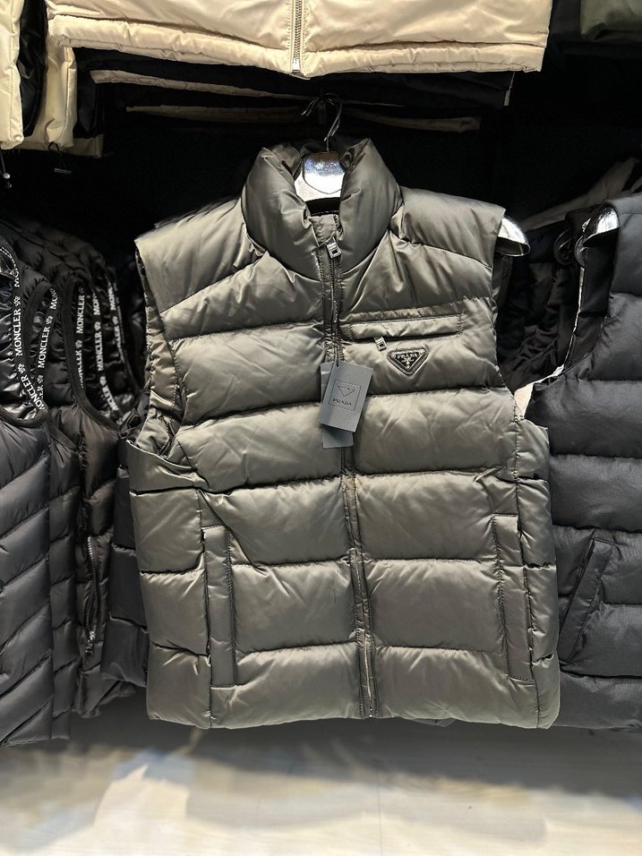 Siyah Fermuarlı Erkek Yelek - Görsel 3