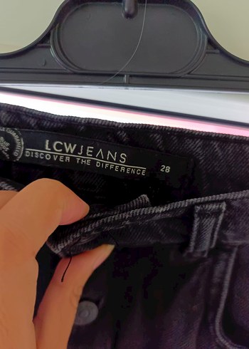 LC Waikiki Siyah Düğmeli Kadın Mini Denim Şort