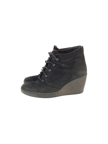 PreLoved Bot %70 İndirimli.