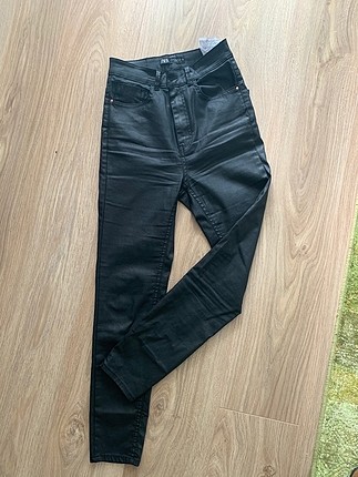 Zara deri görünümlü sıfır pantolon 