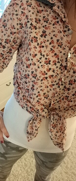 xs Beden Çiçekli gömlek