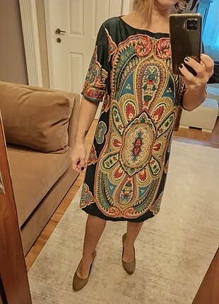 Batik desenli elbise