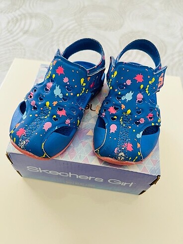23 Beden mavi Renk Skechers sandalet