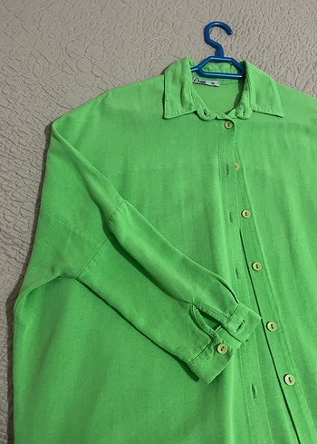 Düğmeli Yeşil Keten Gömlek - Görsel 2