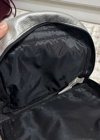 Gri Deri Nakışlı Rock Punk Sırt Çantası - Görsel 3