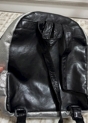 Gri Deri Nakışlı Rock Punk Sırt Çantası - Görsel 4