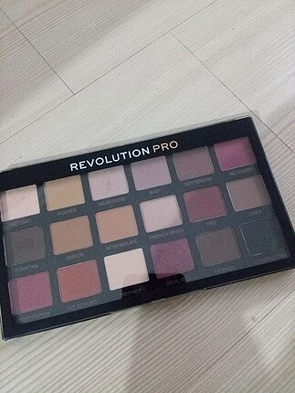 Revolution Pro Regeneration Far Paleti