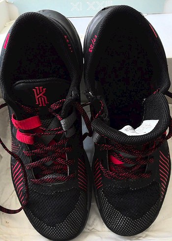 Nike Kyrie Kırmızı Siyah Basketbol Ayakkabısı Velcro Bantlı