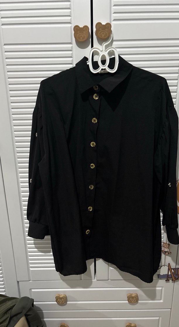 Düğmeli Siyah Geniş Kesim Gotik Kadın Gömlek - Görsel 3