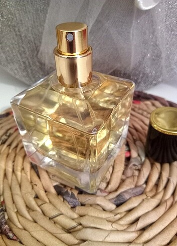 Carolina Herrera 212 sexy kadın parfüm 
