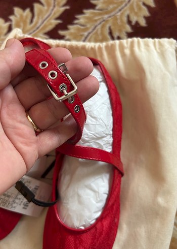 40 Beden Kırmızı Dantel Detaylı Kadın Babet