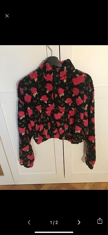 Bershka Çiçekli Pofuduk Üst