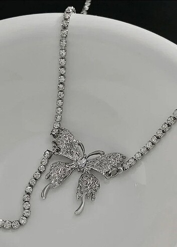 Diğer Kelebek Chocker Kolye