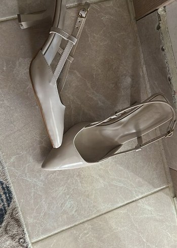 37 Beden Bej Rugan Tokalı Stiletto Topuklu Kadın Ayakkabı